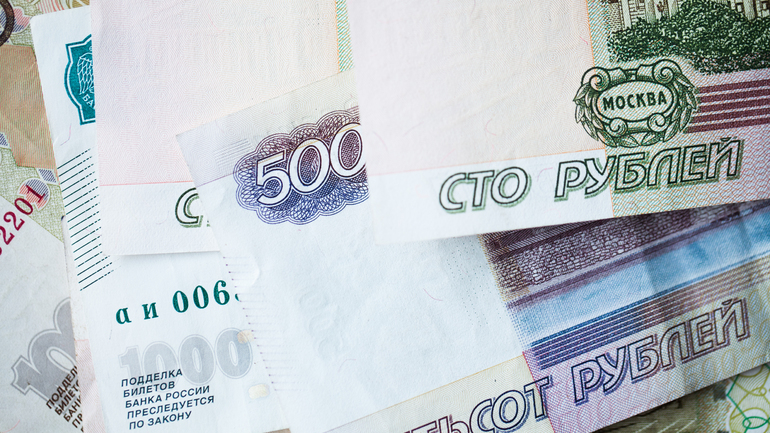 В России в 2023 году МРОТ поднимут до 16 242 рублей