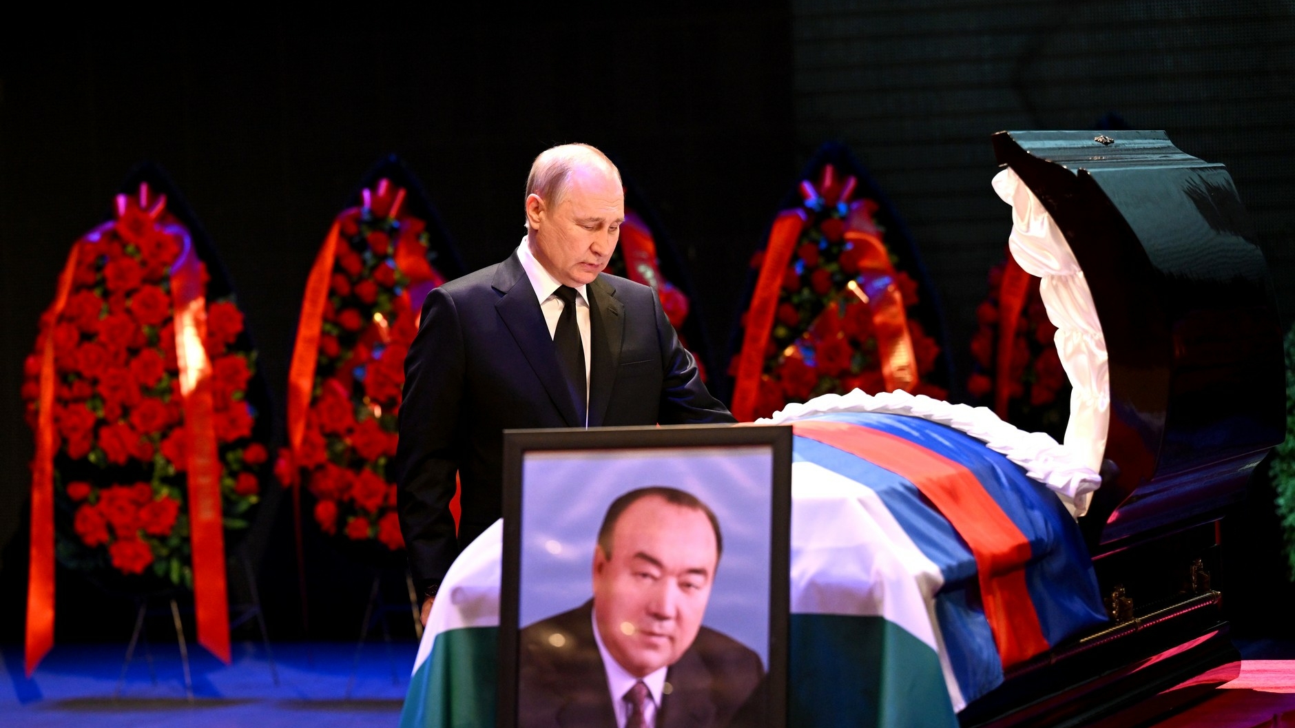 Владимир Путин попрощался с первым президентом Башкирии в Уфе