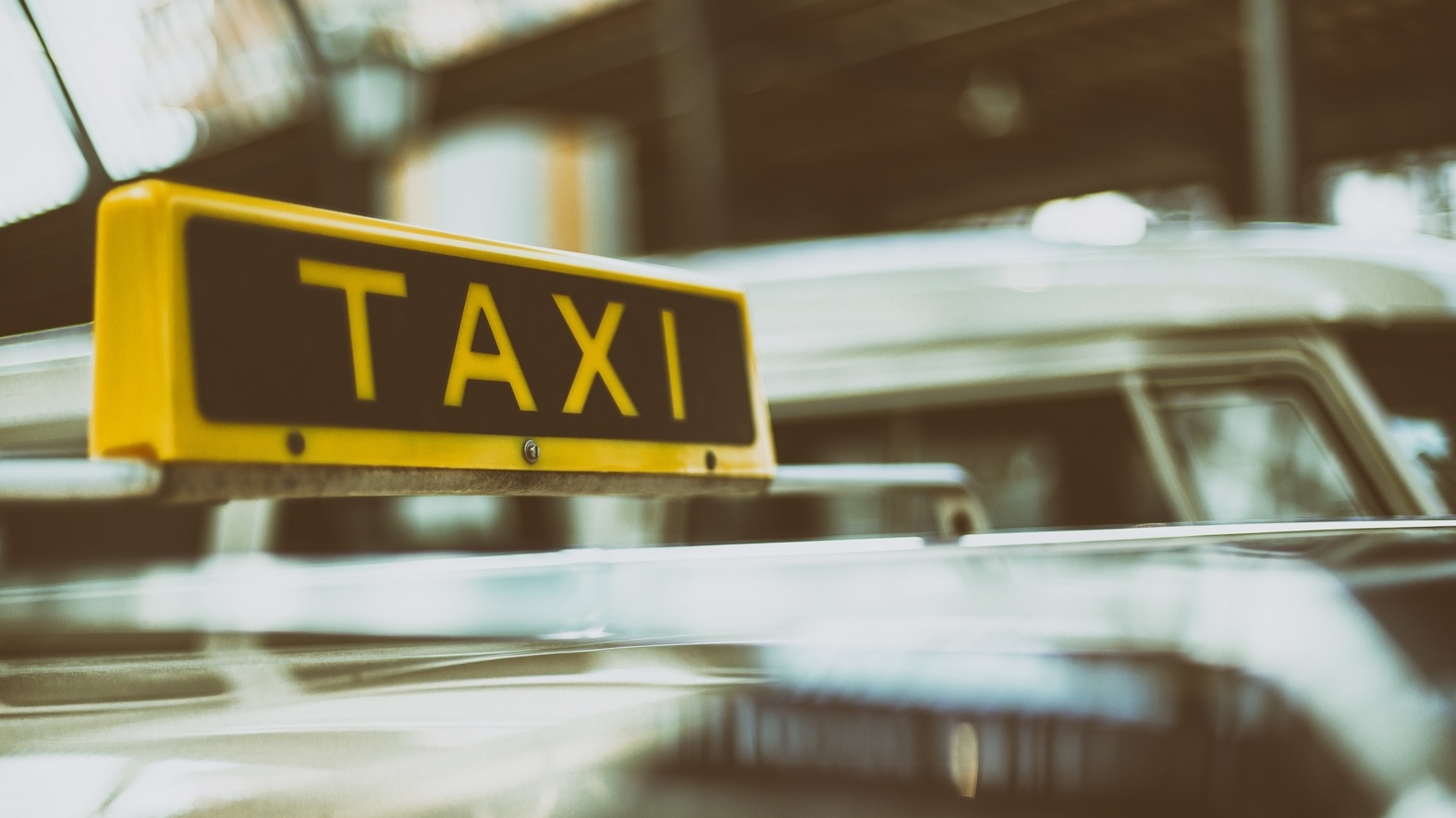 Для таксистов хотят ввести единые правила режима работы с перерывами каждые пять часов
