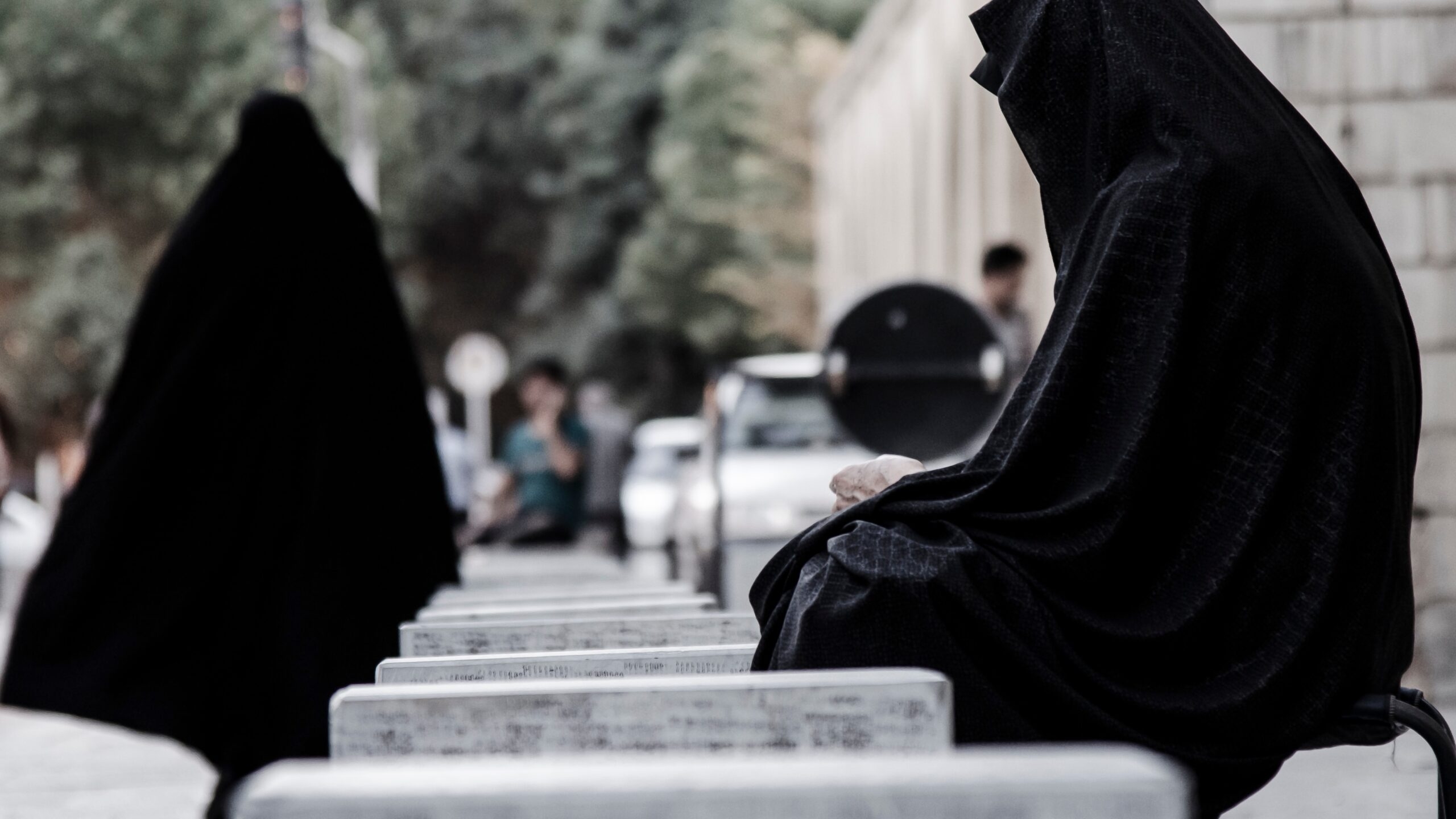 «Умные» видеокамеры в Иране помогут наказать девушек, которые небрежно носят хиджабы