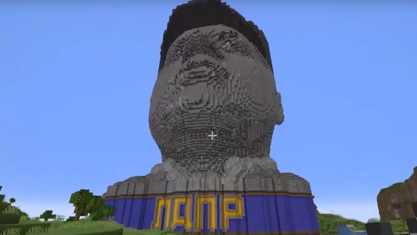 На памятник Жириновскому в игре Minecraft 1 мая «зашли» посмотреть 12 тысяч человек