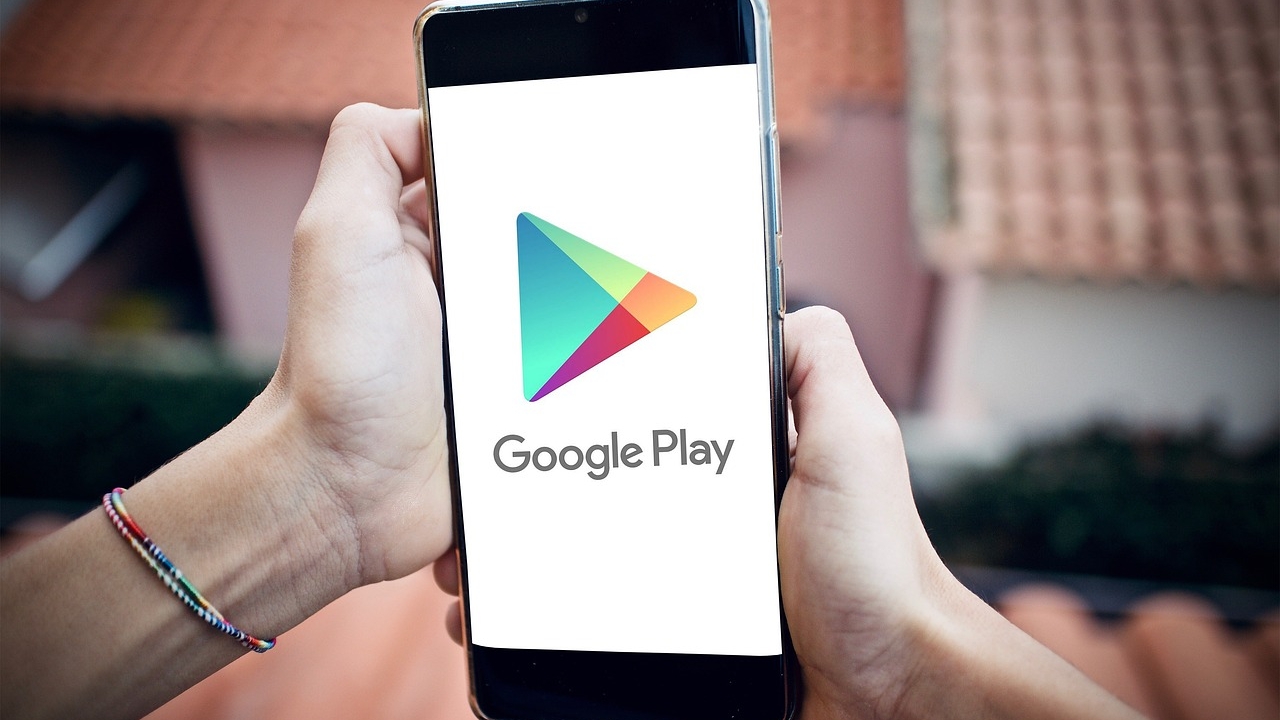 Google стал показывать рекламу в поисковой строке магазина Play Store